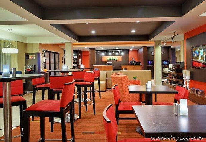 Courtyard Tallahassee North/I-10 Capital Circle Restaurant bilde